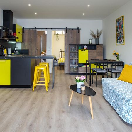 Apartman Yellow Submarine Se Slunnou Terasou กุตนาฮอรา ภายนอก รูปภาพ