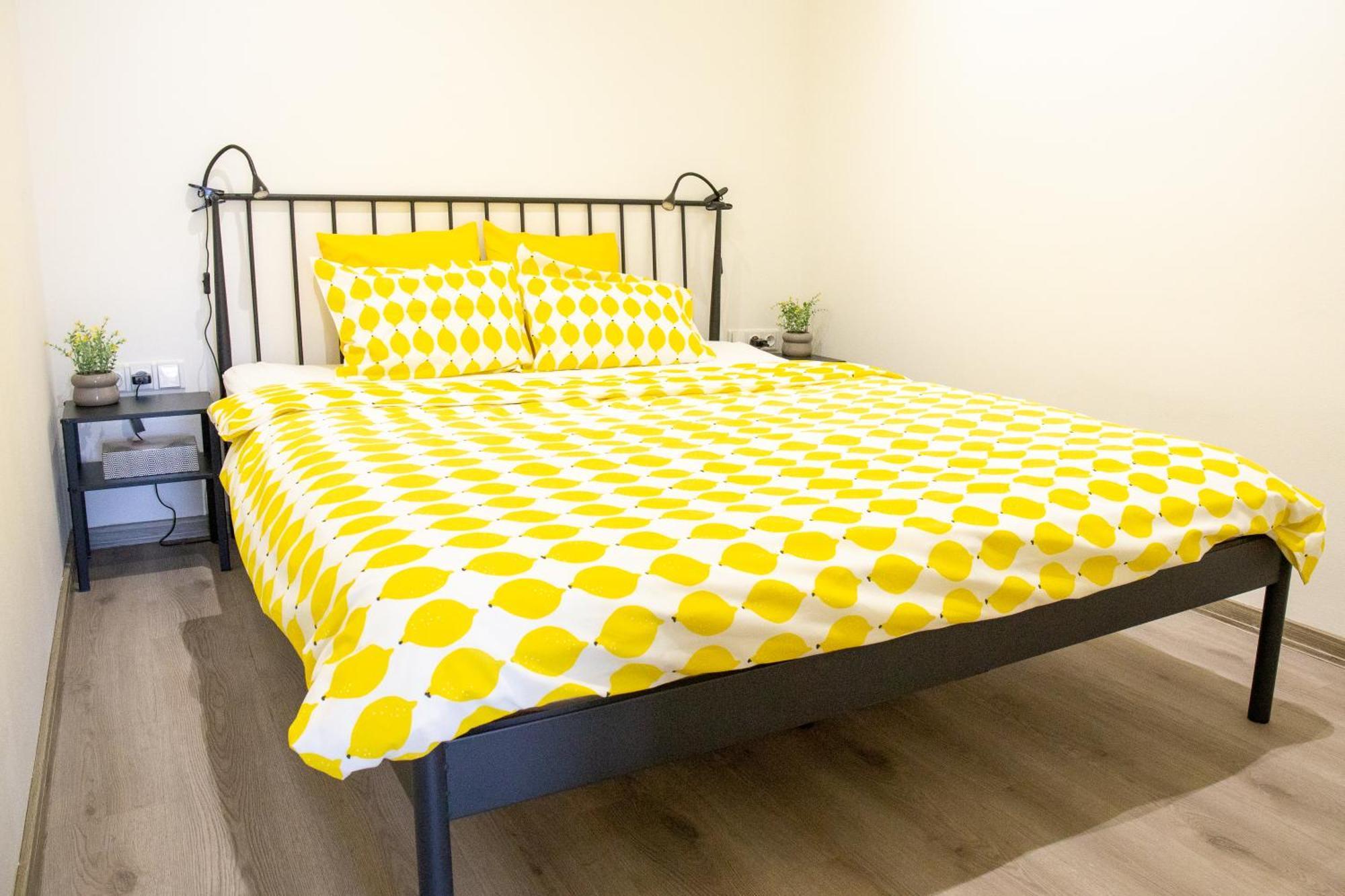 Apartman Yellow Submarine Se Slunnou Terasou กุตนาฮอรา ภายนอก รูปภาพ